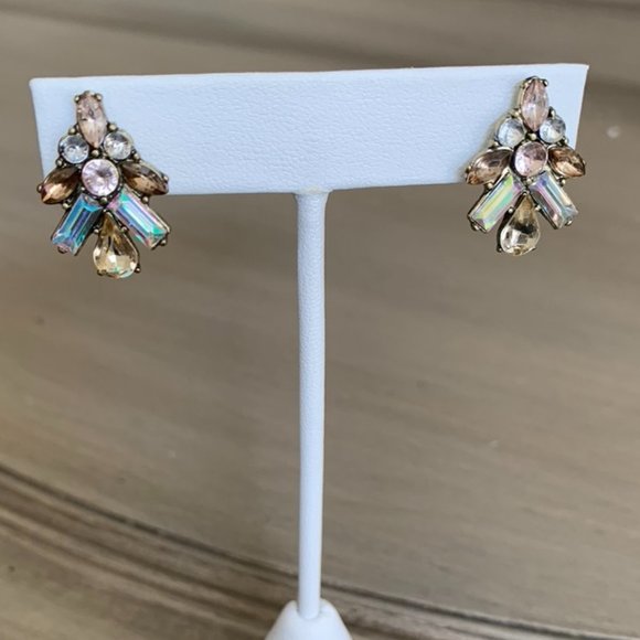 ✨BaubleBar✨Cluster earrings, tan iridescent, NEW - Picture 2 of 8